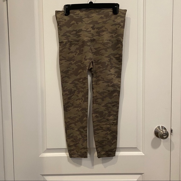 Spanx Seamless Camo Leggings - Picture 4 of 5